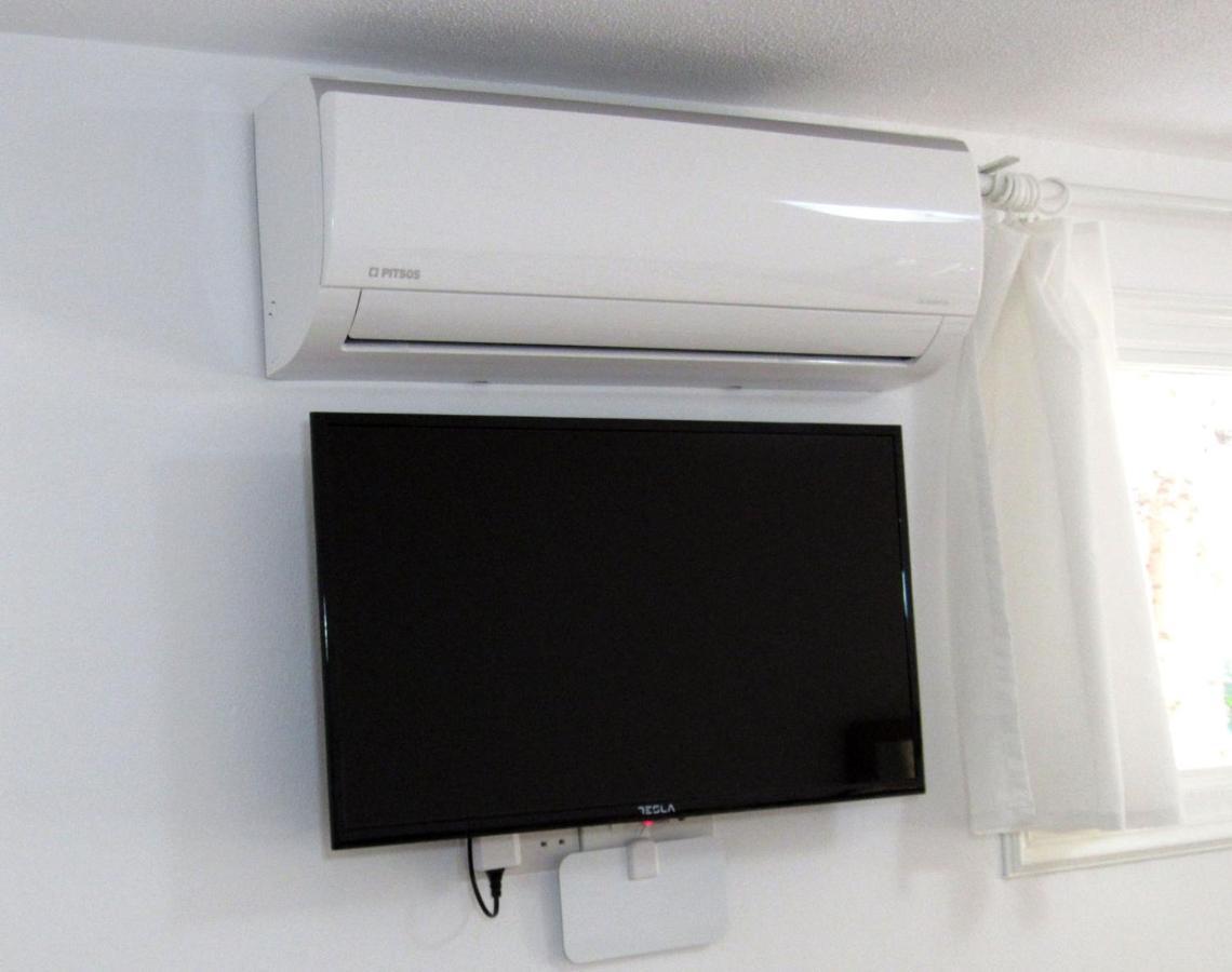 Simple Studio, Chloraka Apartment