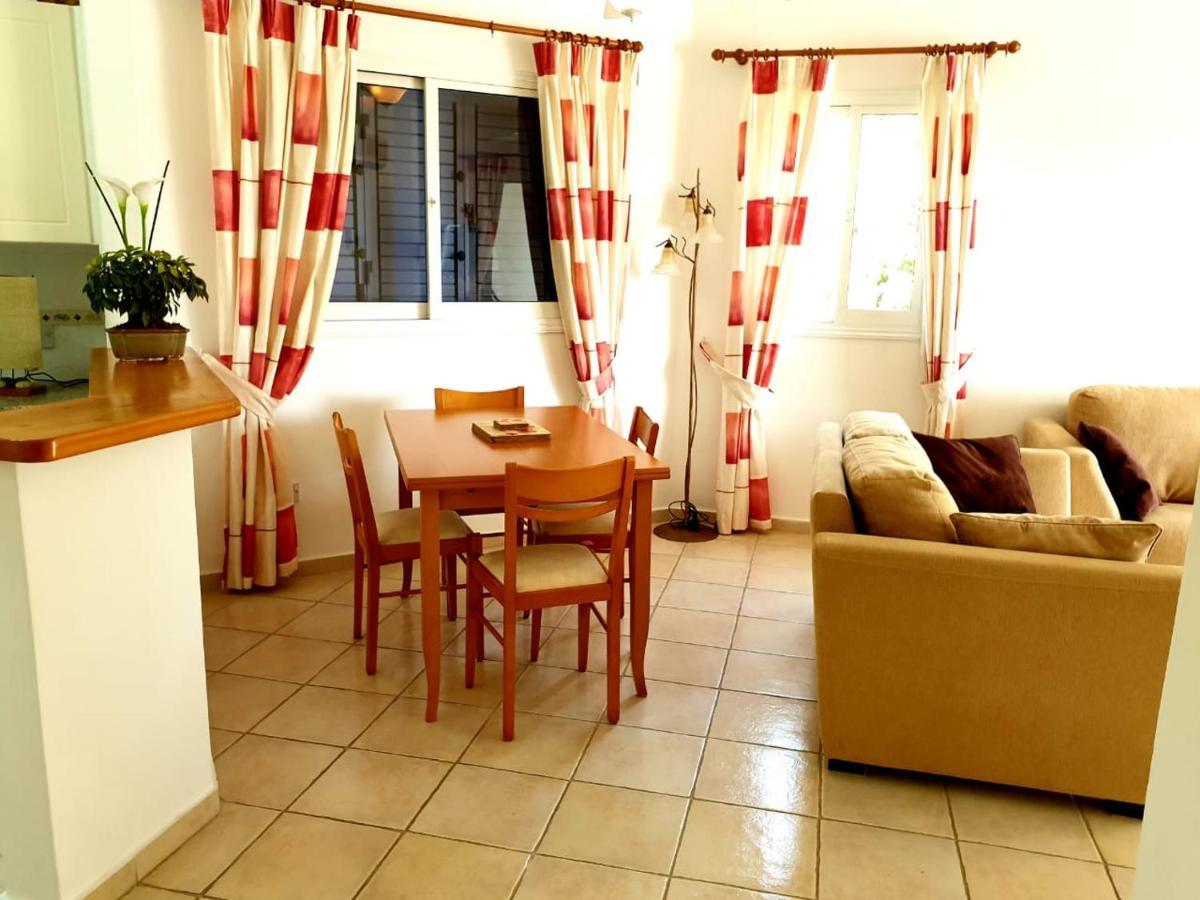 Apartment Limnaria Villas - Spacious 2 Bedroom Paphos