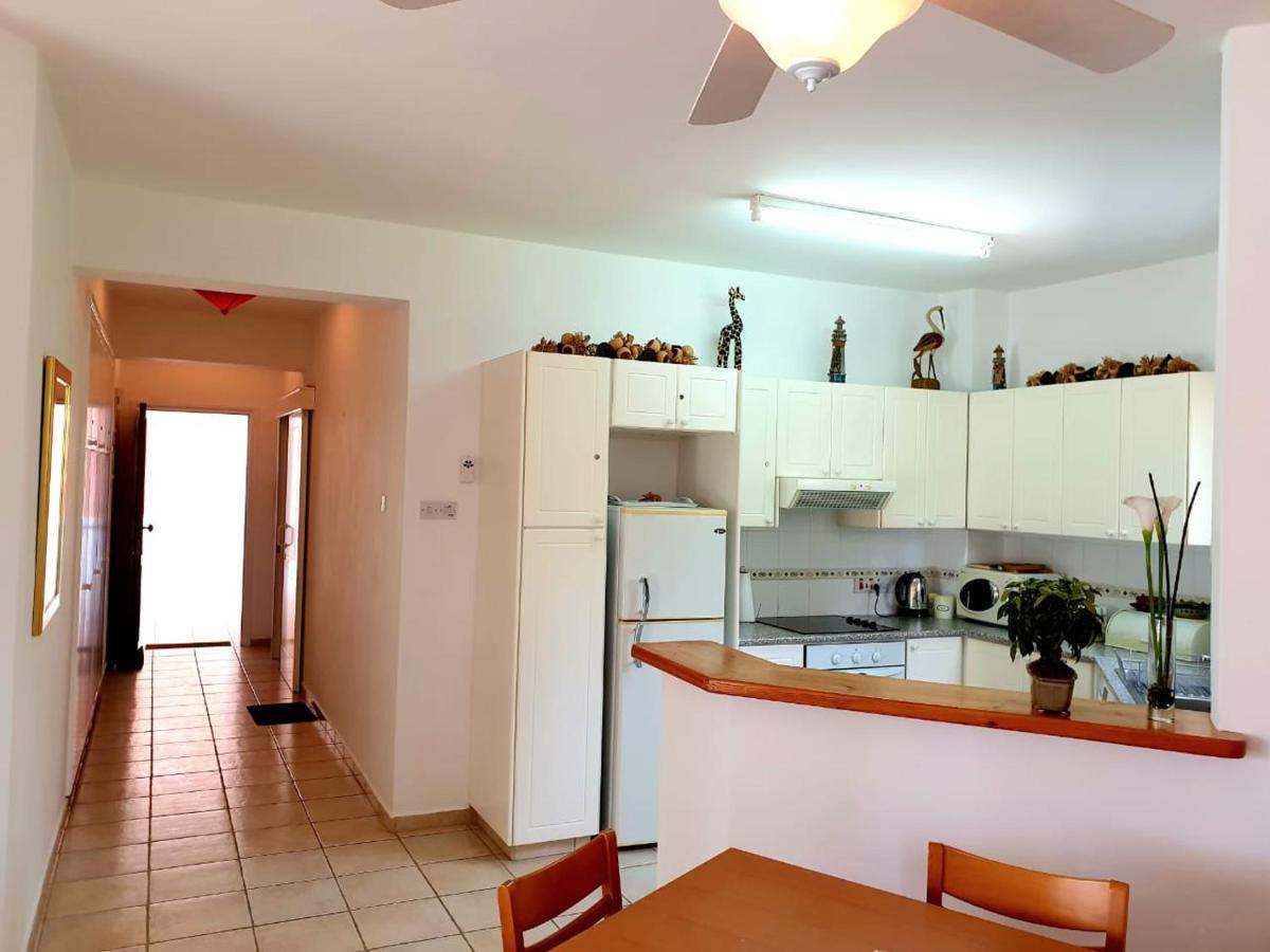 Apartment Limnaria Villas - Spacious 2 Bedroom Paphos