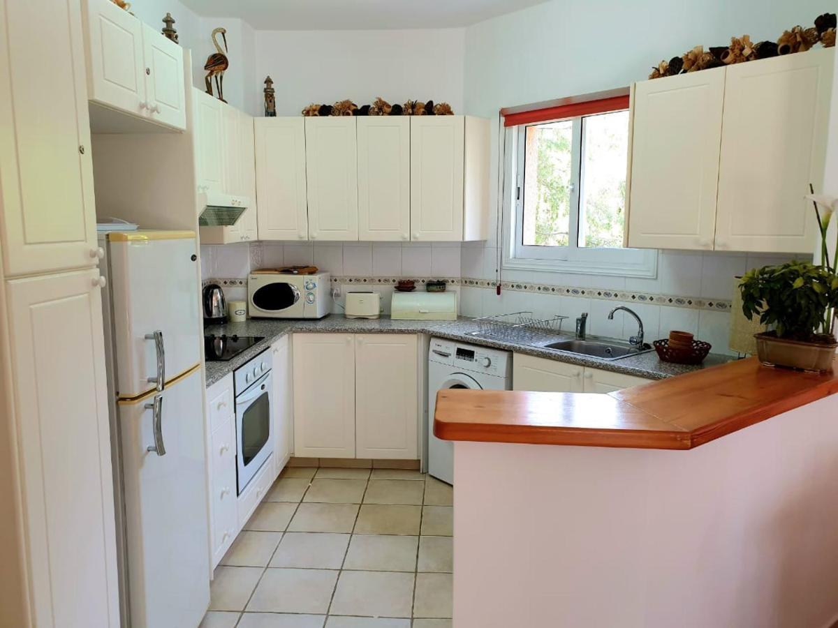 Apartment Limnaria Villas - Spacious 2 Bedroom Paphos