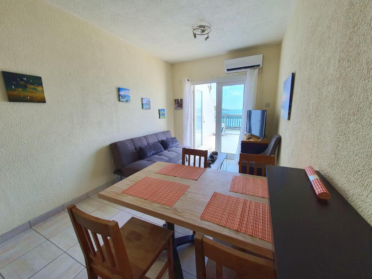 Apartment Poseidon 51 - Beachfront Two Bedroom Paphos