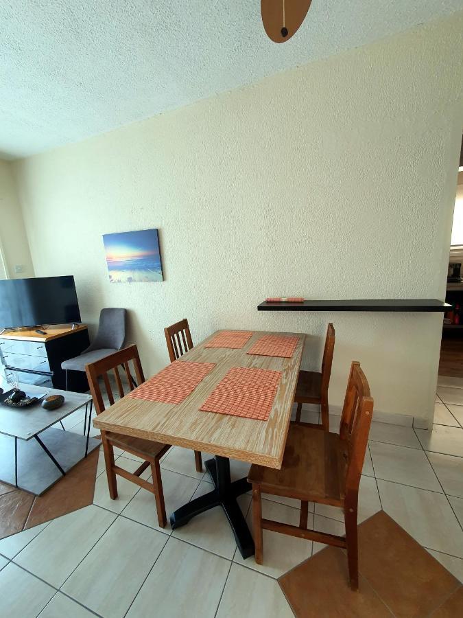 Poseidon 51 - Beachfront Two Bedroom Apartment *