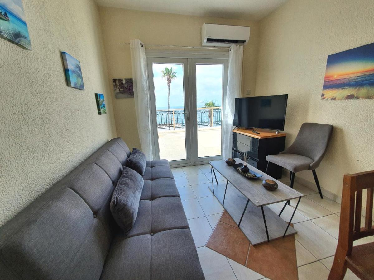 Apartment Poseidon 51 - Beachfront Two Bedroom