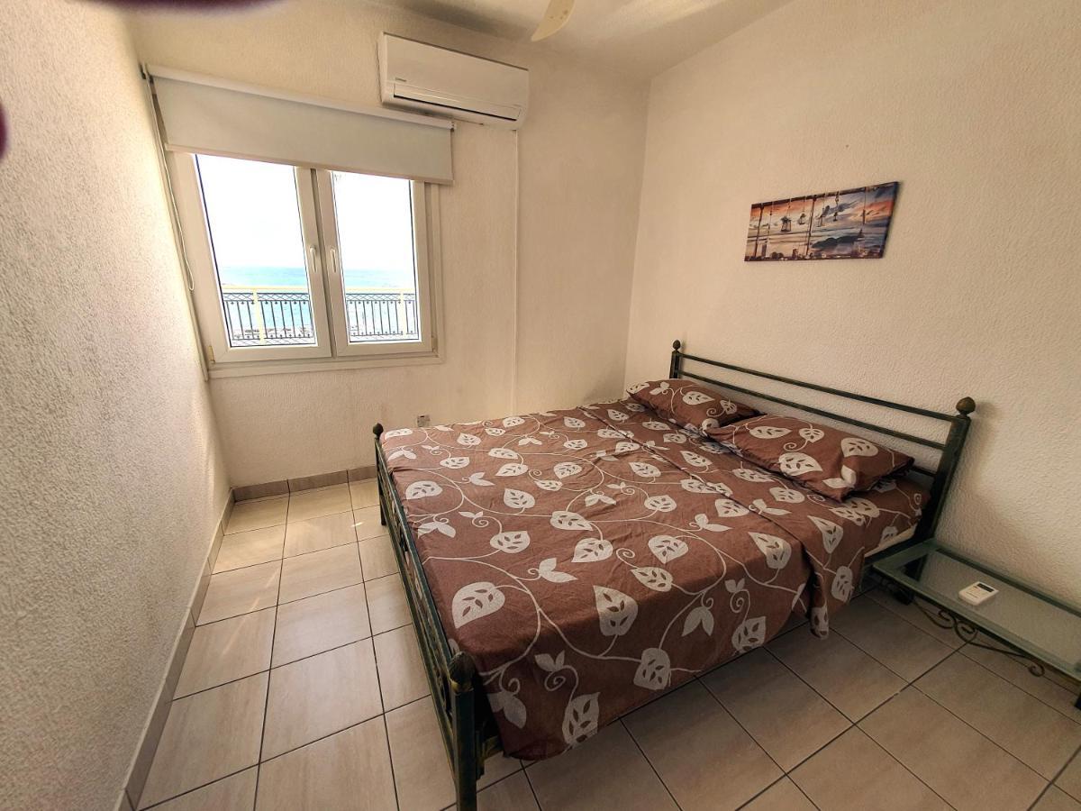 Apartment Poseidon 51 - Beachfront Two Bedroom *