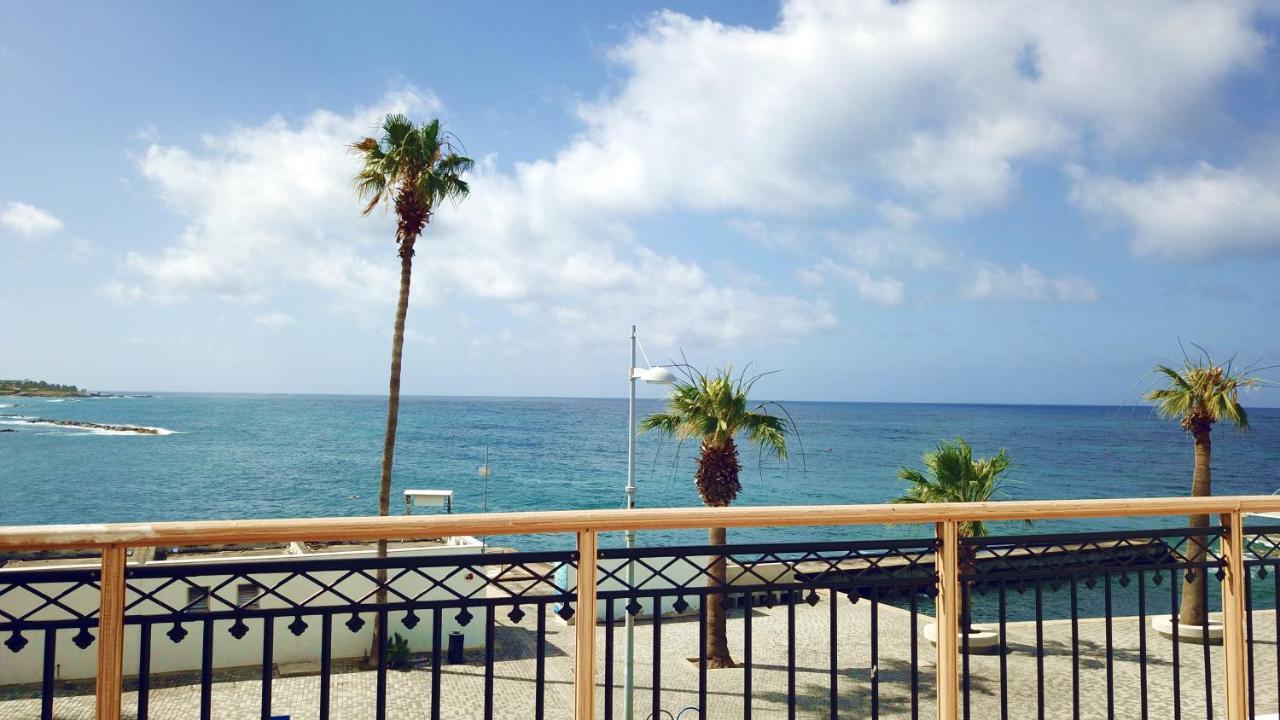 Poseidon 51 - Beachfront Two Bedroom *