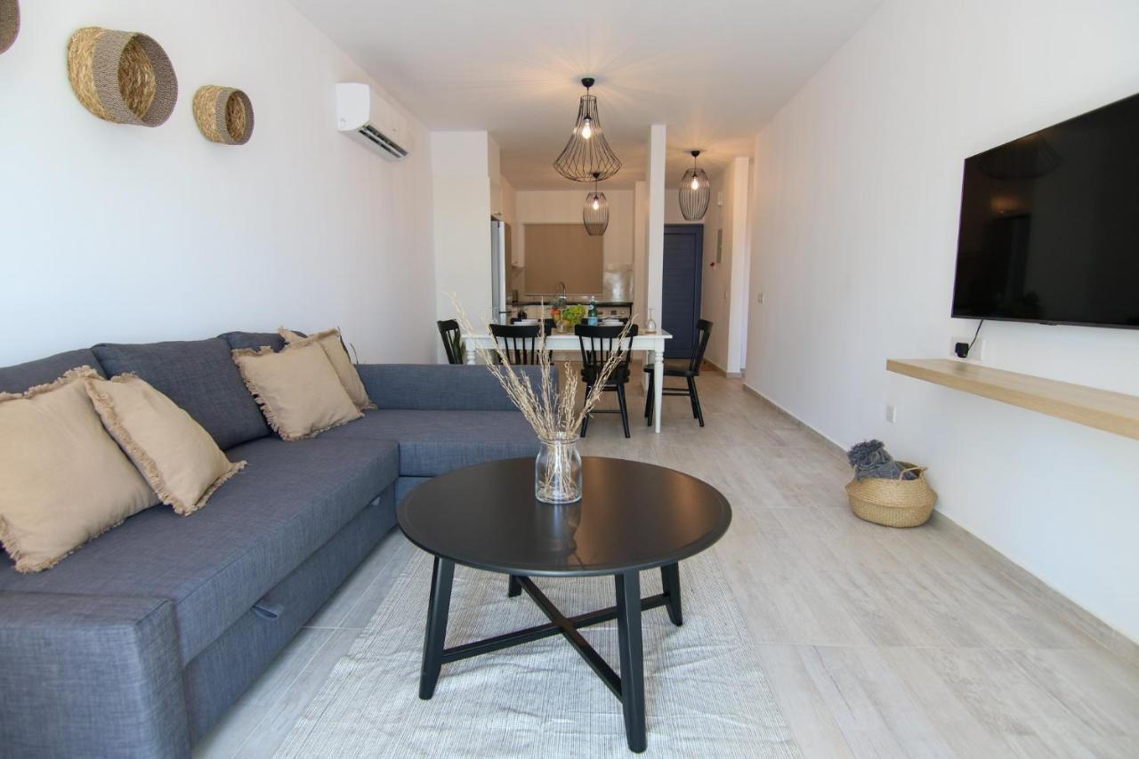 Apartment Phaedrus Living: Seaside Luxury Flat Limnaria 152 Paphos