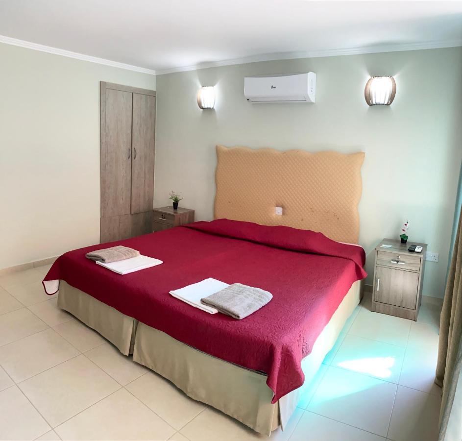 Livia's Appartments Apartamento Paphos
