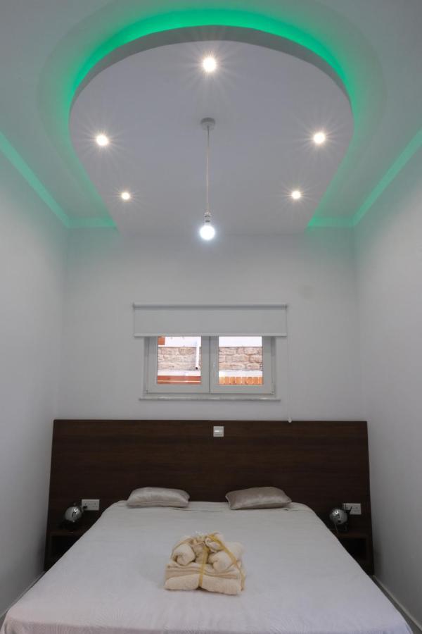 Apartment Luxury Fani House Next To Harbor Area With Jacuzzi Paphos