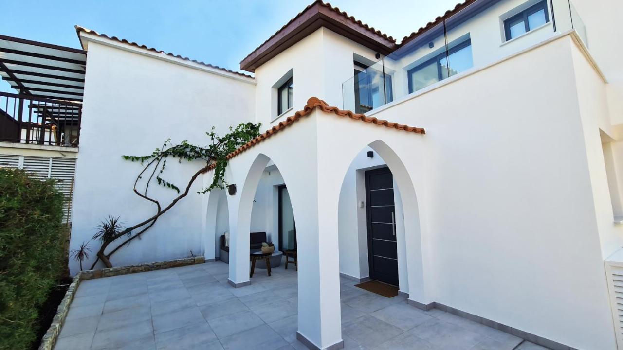 Phaedrus Living: Seaview Luxury Venus Villa *