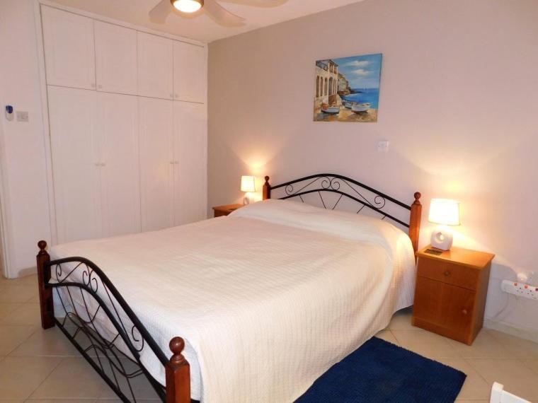 Beautiful Regina Gardens Apartment