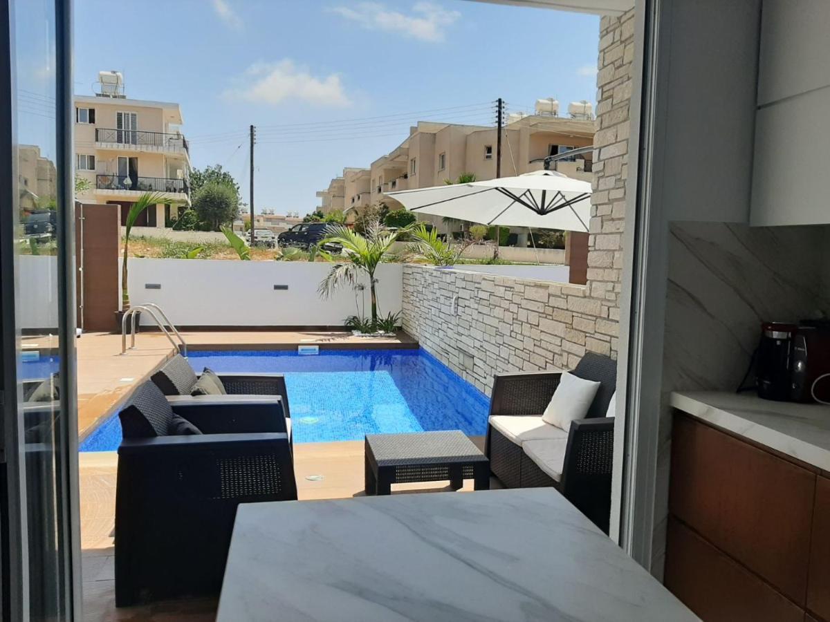 Melanos Fully Renovated Townhouse With Private Pool Apartment *