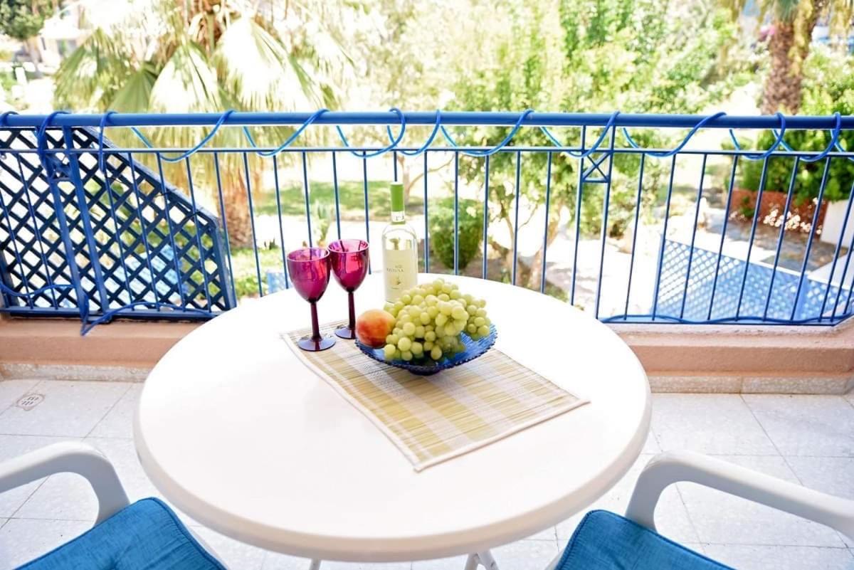 Paradise Gardens With A Large Terrace Apartment