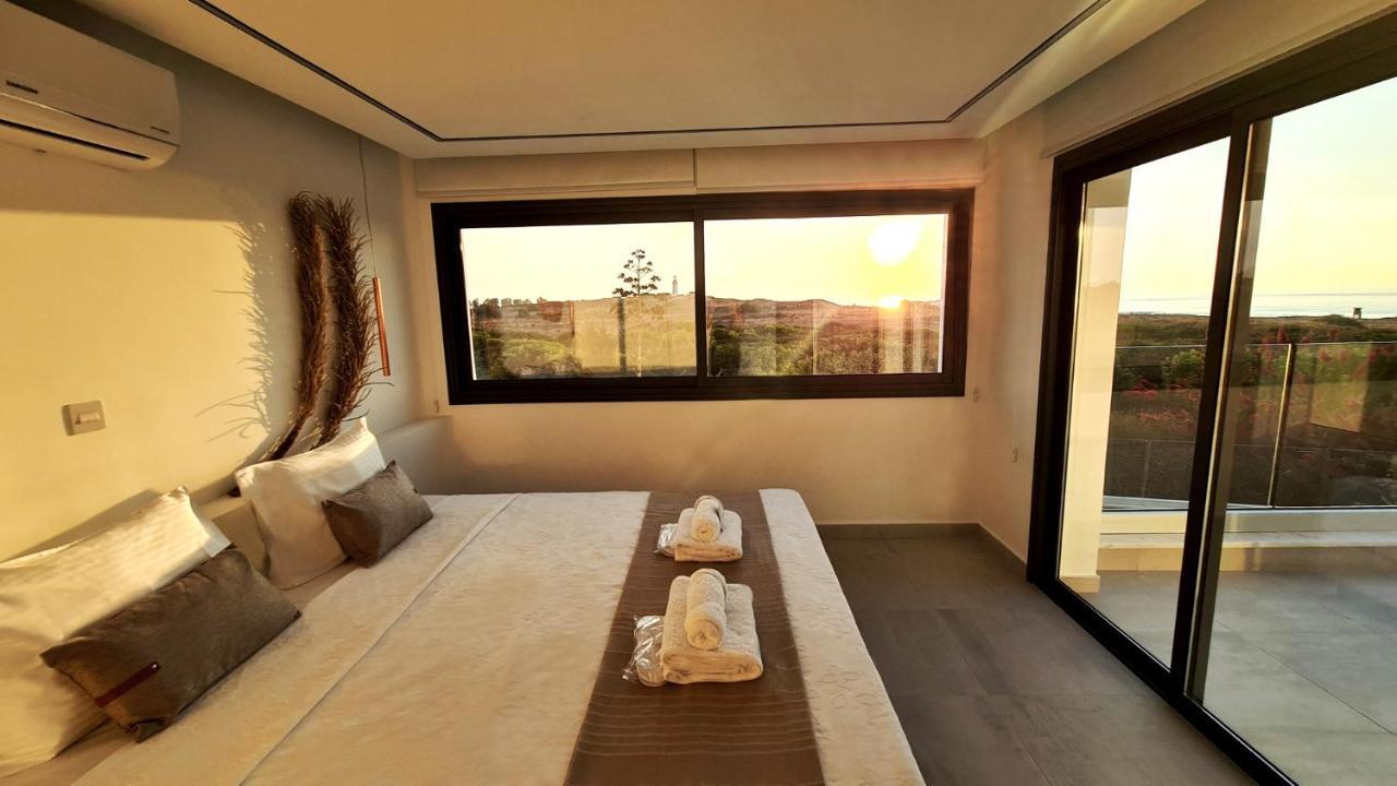 Phaedrus Living: Seaview Luxury Venus
