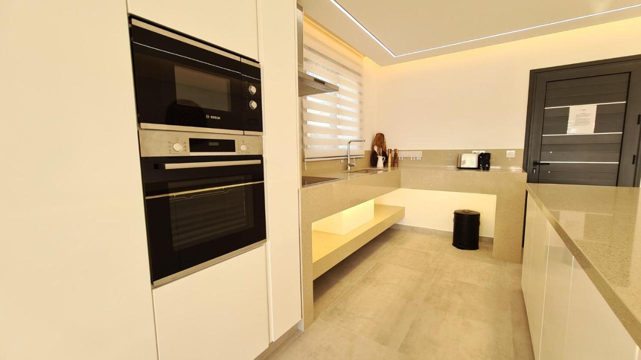 Phaedrus Living: Seaview Luxury Venus Villa *
