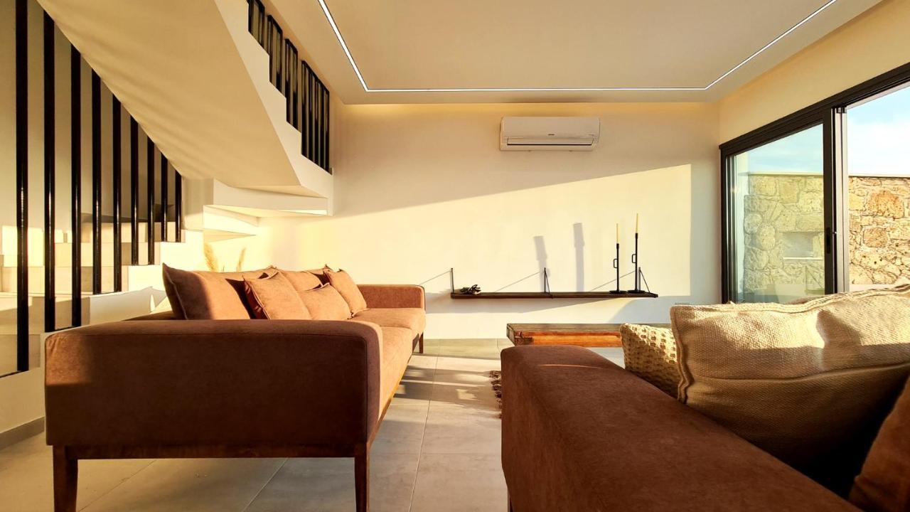 Phaedrus Living: Seaview Luxury Venus