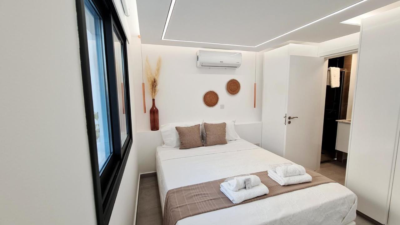 Phaedrus Living: Seaview Luxury Venus