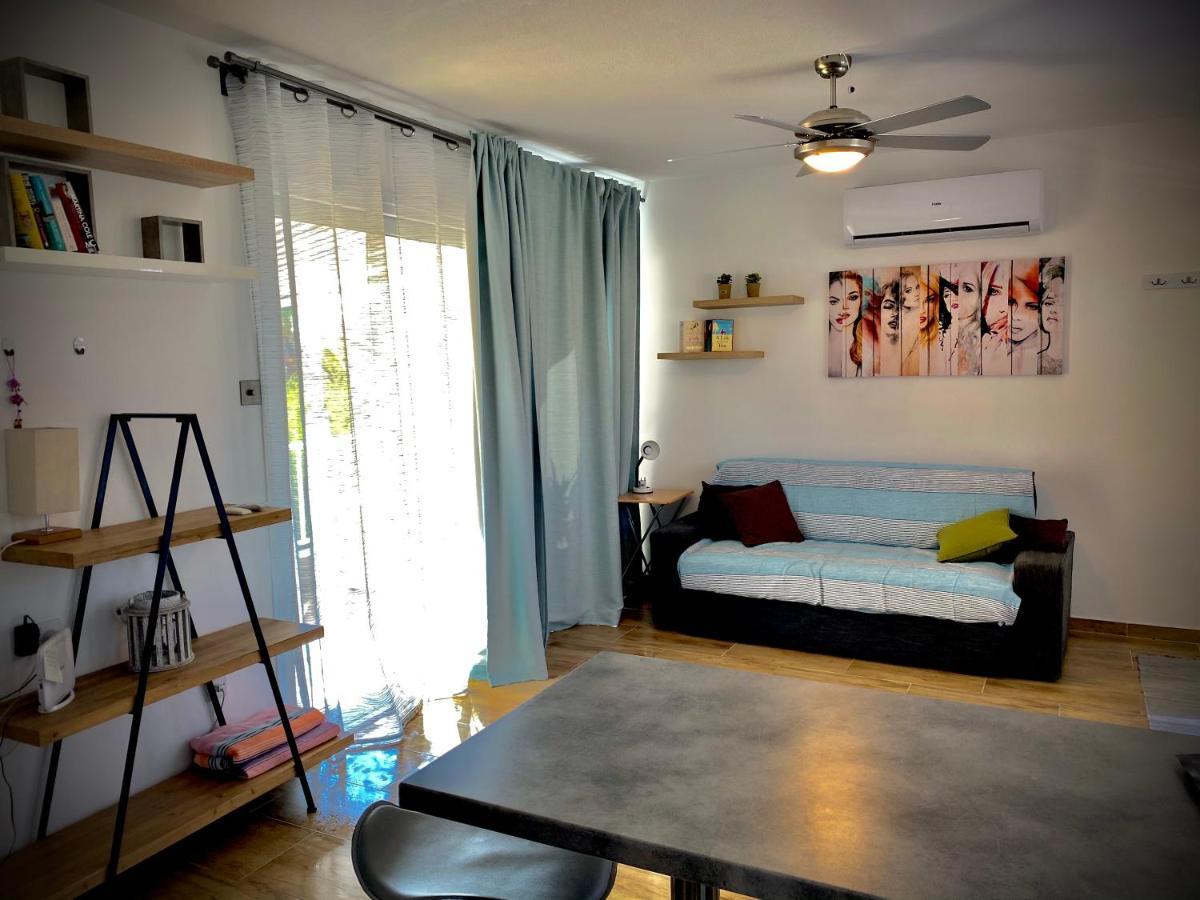 Coral Bay Modern Renovated By The Sea Apartment Paphos