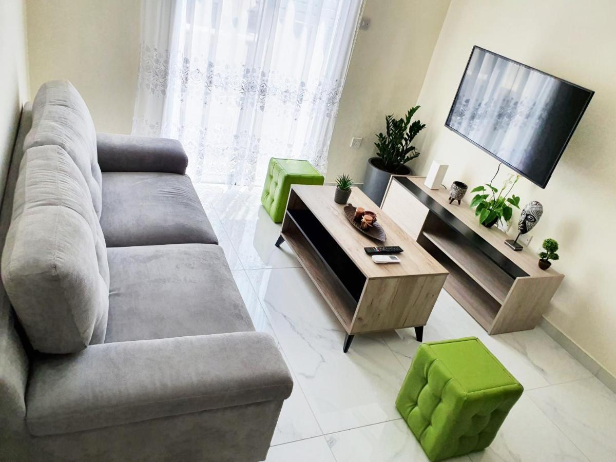 2 Bedroom Cozy Near Tourist Area, 200m From Sea Apartamento