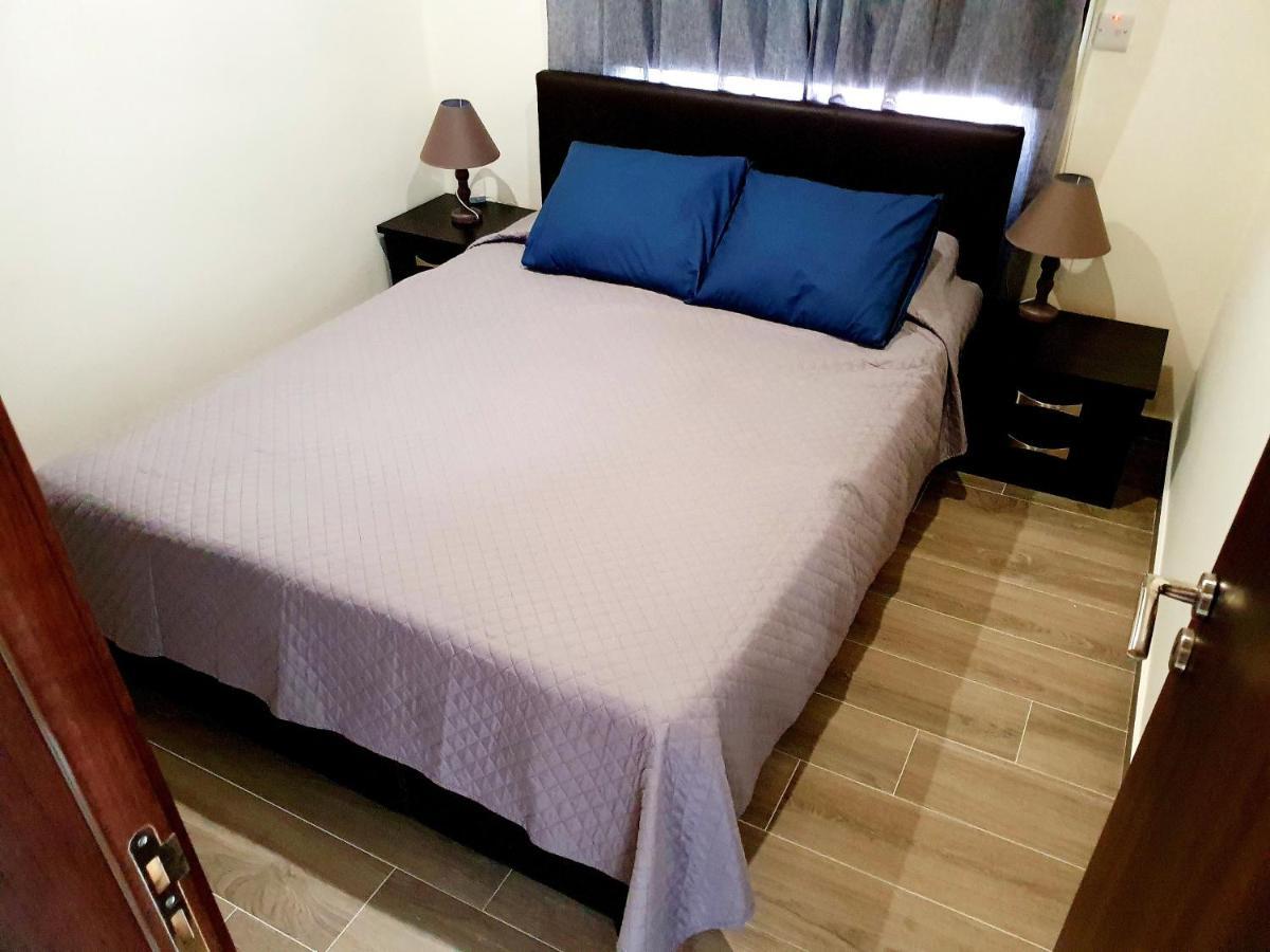 2 Bedroom Cozy Near Tourist Area, 200m From Sea Apartamento