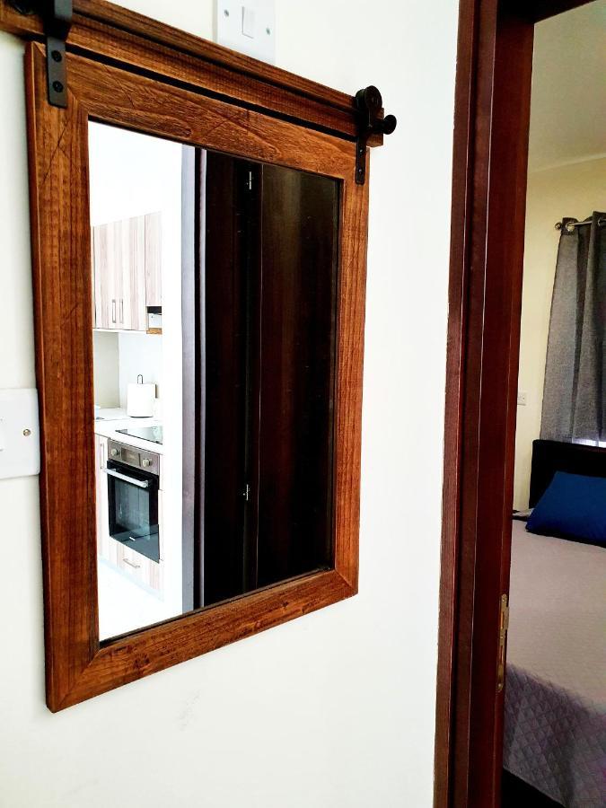 2 Bedroom Cozy Near Tourist Area, 200m From Sea