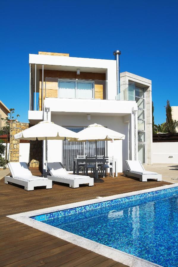 Paradise Cove Luxurious Beach Villas Indigo 1 Bedroom Villa Paphos