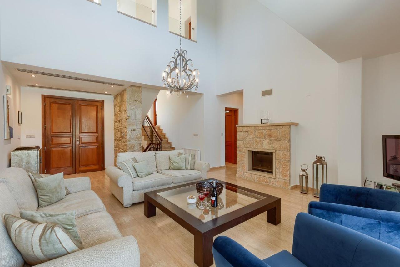 Villa Aphrodite Hills Superior Superior 0135 Air Conditioning 5 Bedrooms *