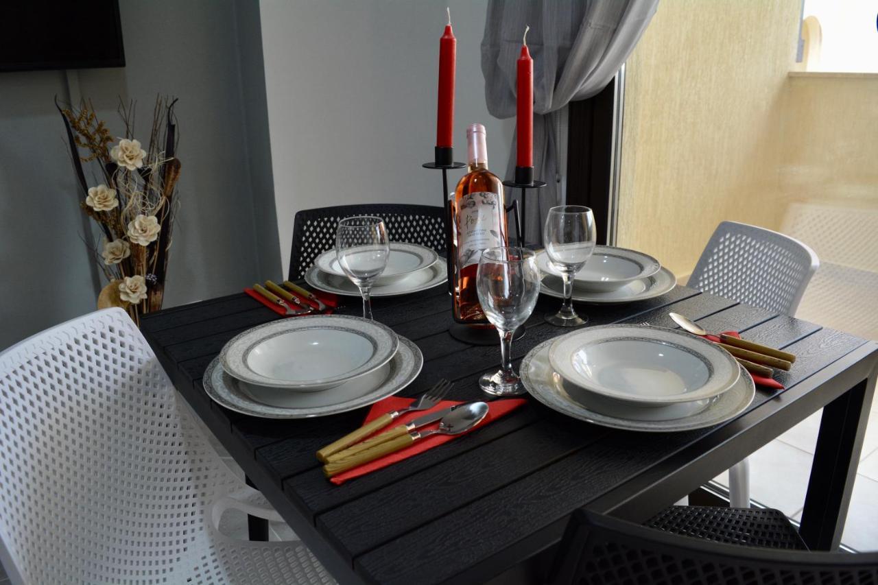 Apartment Queens Gardens - Kato - Next To Kings Ave Mall --- By Yiota *