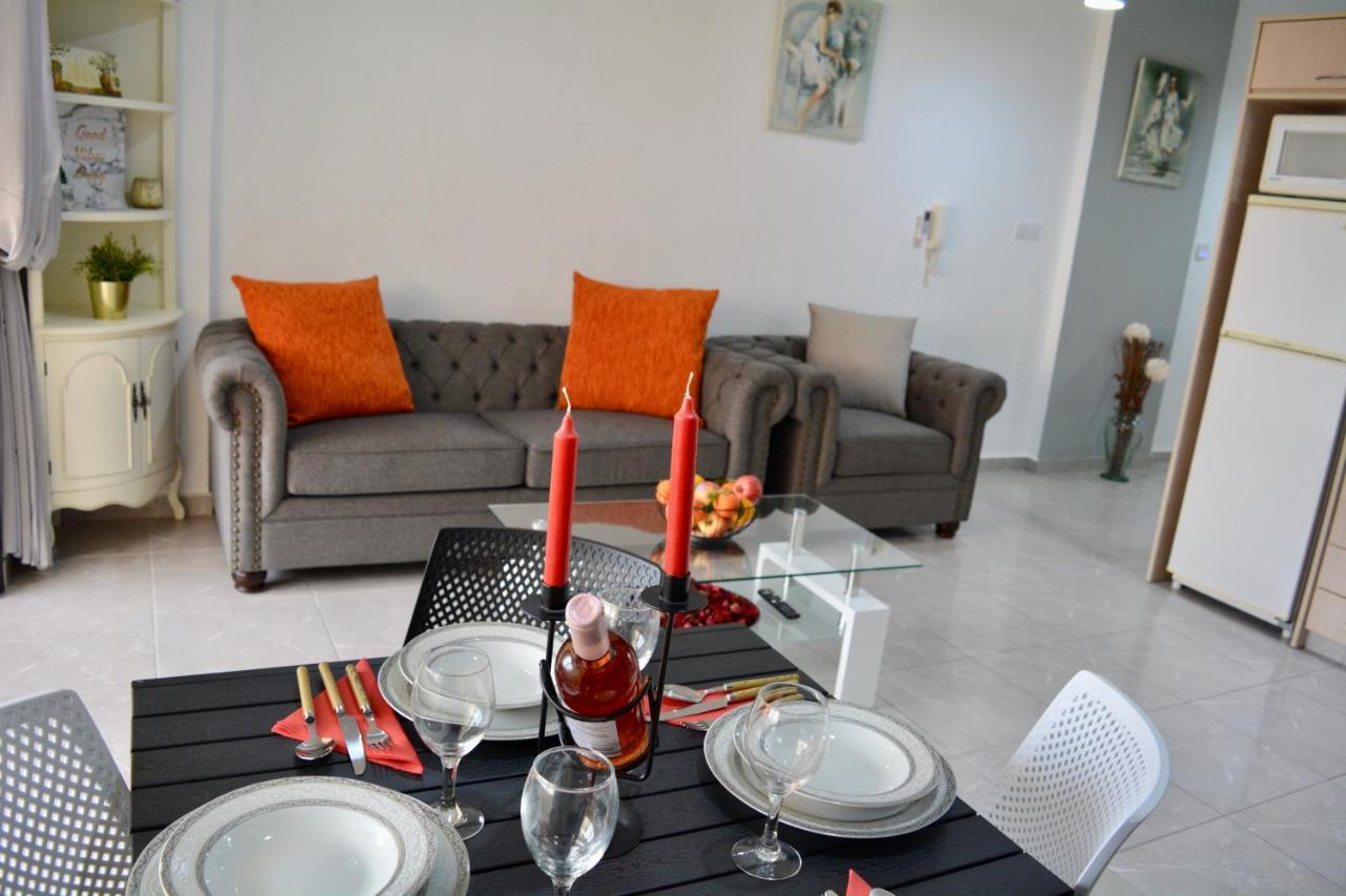Queens Gardens - Kato - Next To Kings Ave Mall --- By Yiota Apartment Paphos