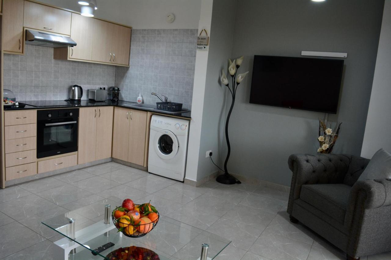 Queens Gardens - Kato - Next To Kings Ave Mall --- By Yiota * Paphos