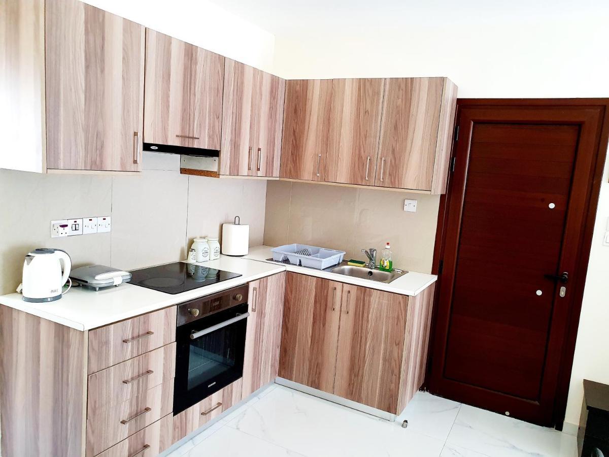 2 Bedroom Cozy Near Tourist Area, 200m From Sea *