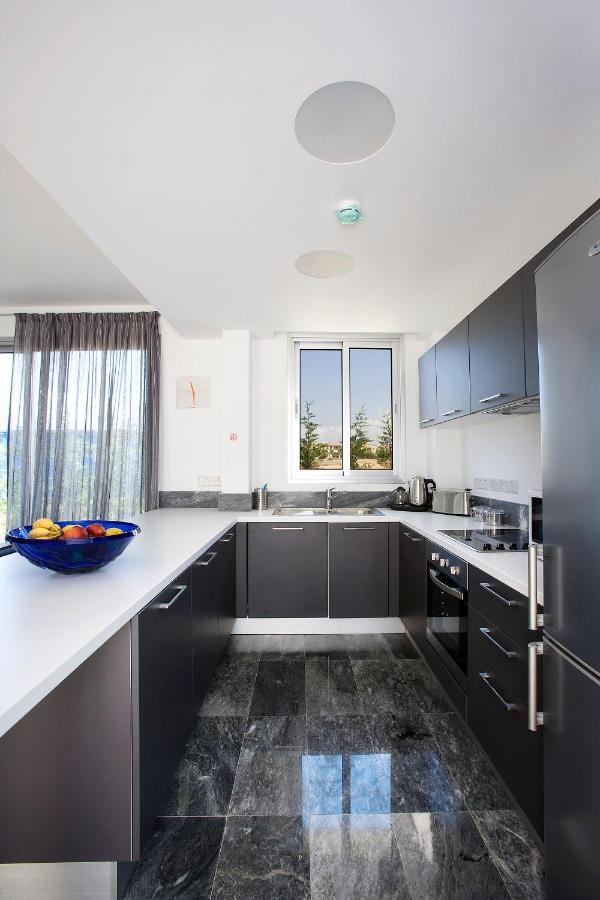 Paradise Cove Luxurious Beach Villas Turquoise 2 Bedroom Villa Villa Paphos