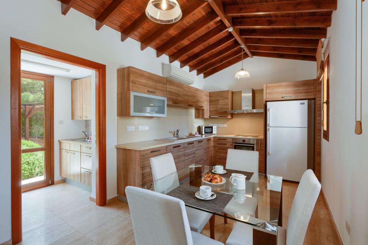 Aphrodite Hills Superior Superior 0135 Air Conditioning 5 Bedrooms Villa *