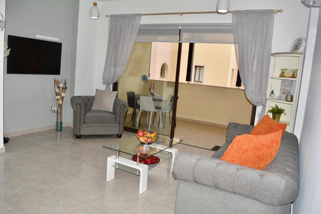 Queens Gardens - Kato - Next To Kings Ave Mall --- By Yiota Apartment