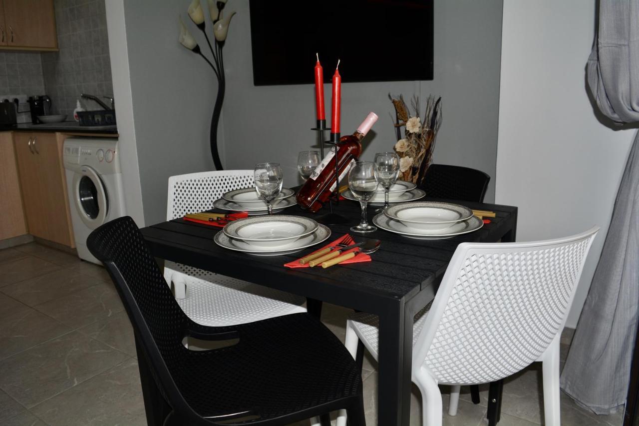 Queens Gardens - Kato - Next To Kings Ave Mall --- By Yiota Apartment