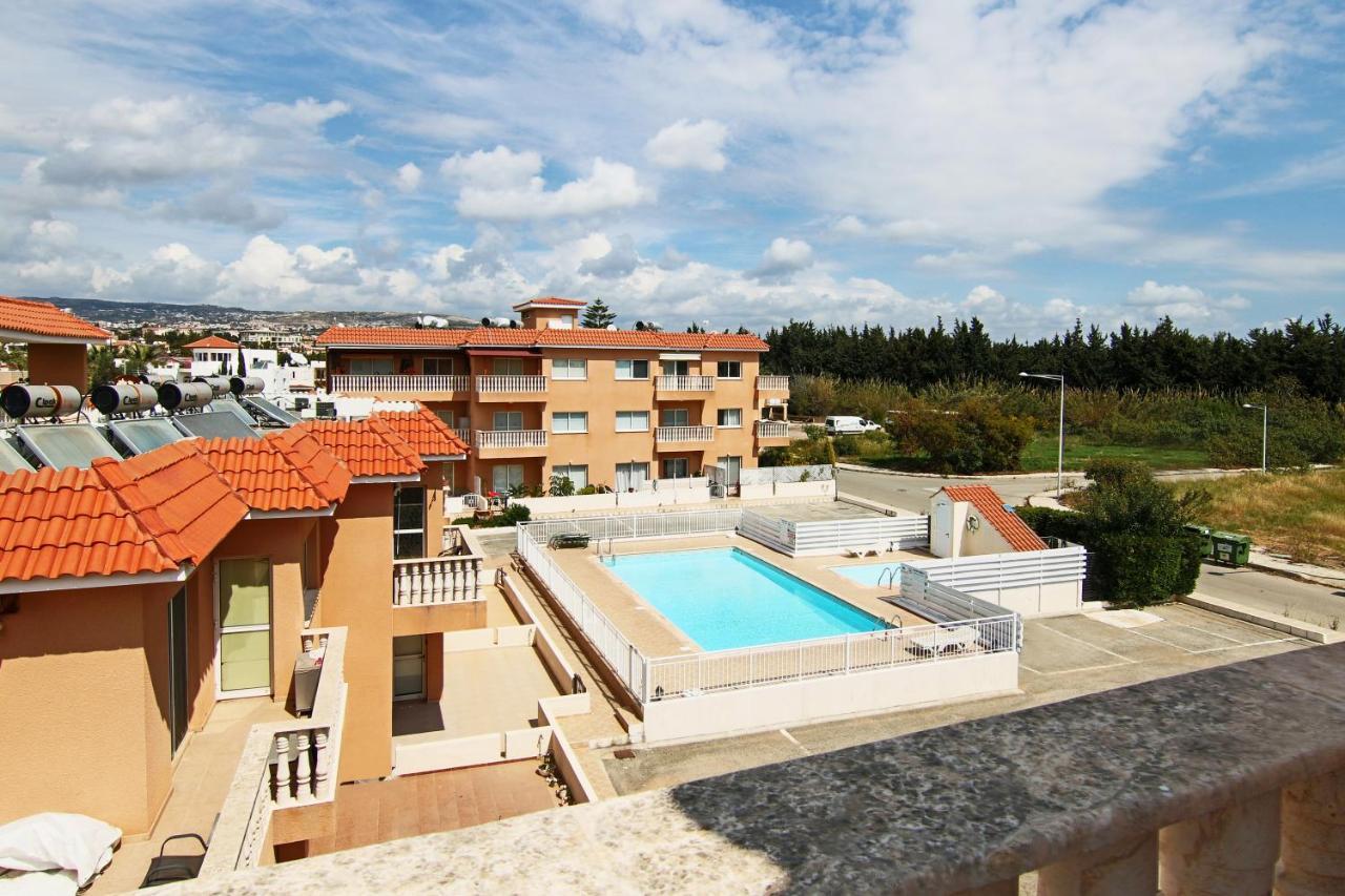 Phaedrus Living Cityview Luxury Flat Walnut Grove * Paphos