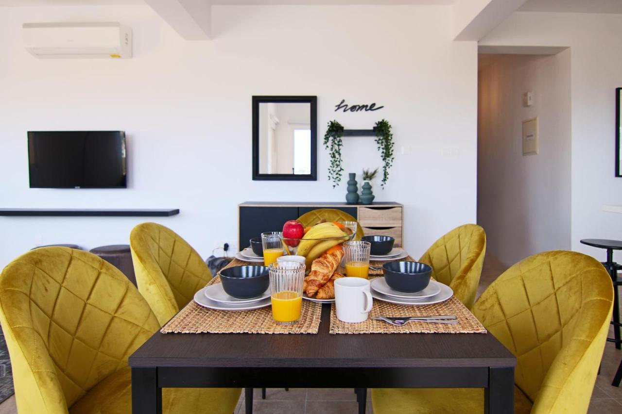Phaedrus Living Cityview Luxury Flat Walnut Grove *