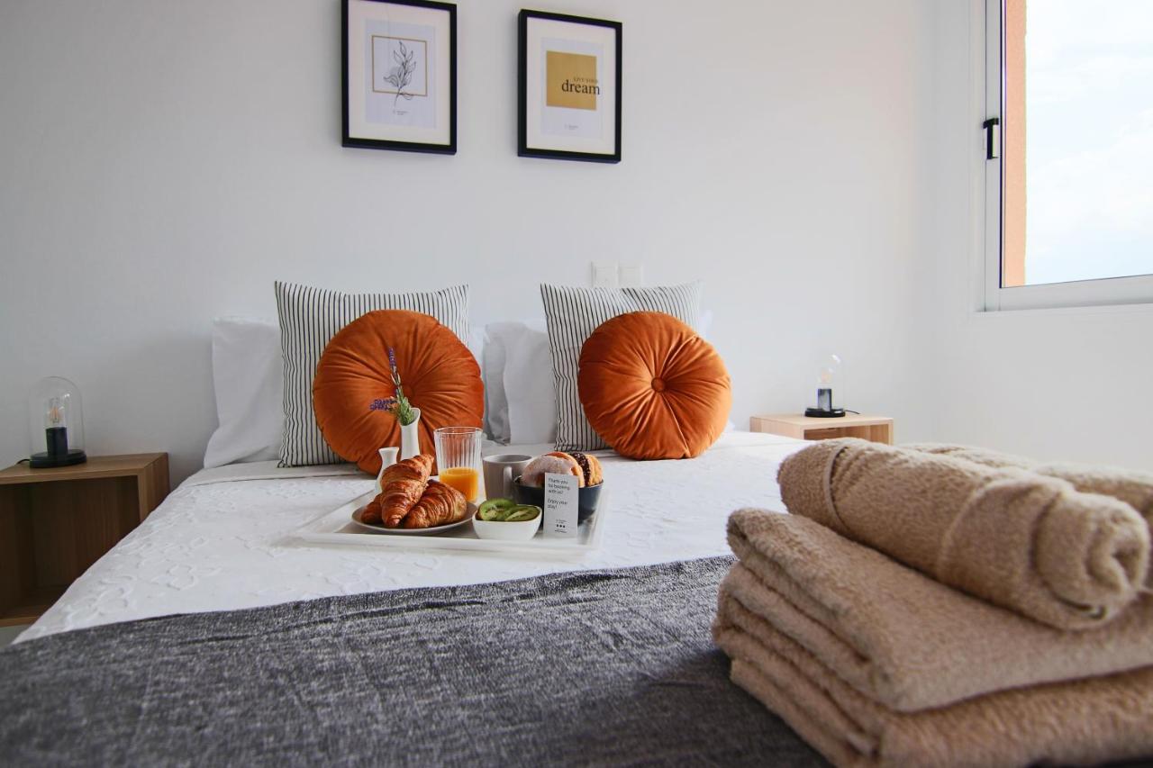 Phaedrus Living Cityview Luxury Flat Walnut Grove Apartment