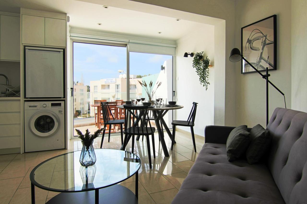 Phaedrus Living Seaside Junior Lighthouse 63 Apartment