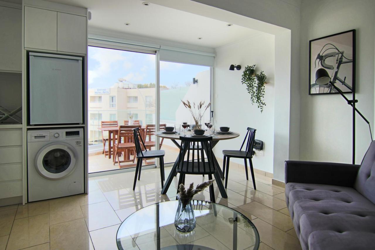 Phaedrus Living Seaside Junior Lighthouse 63