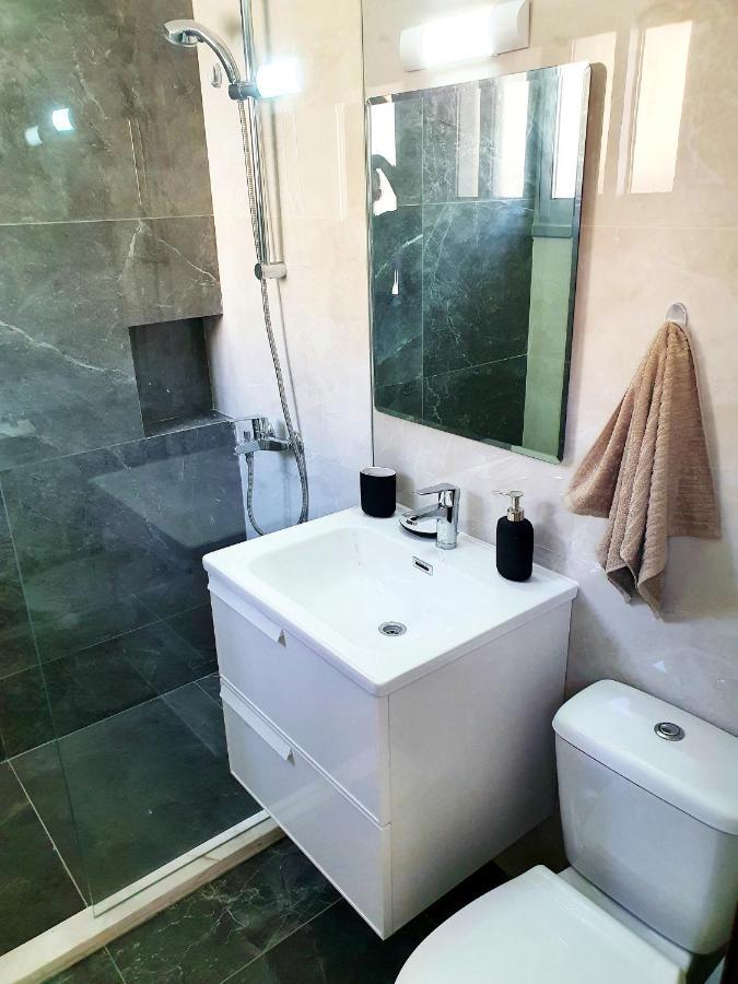 2 Bedroom Cozy Near Tourist Area, 200m From Sea Apartamento *