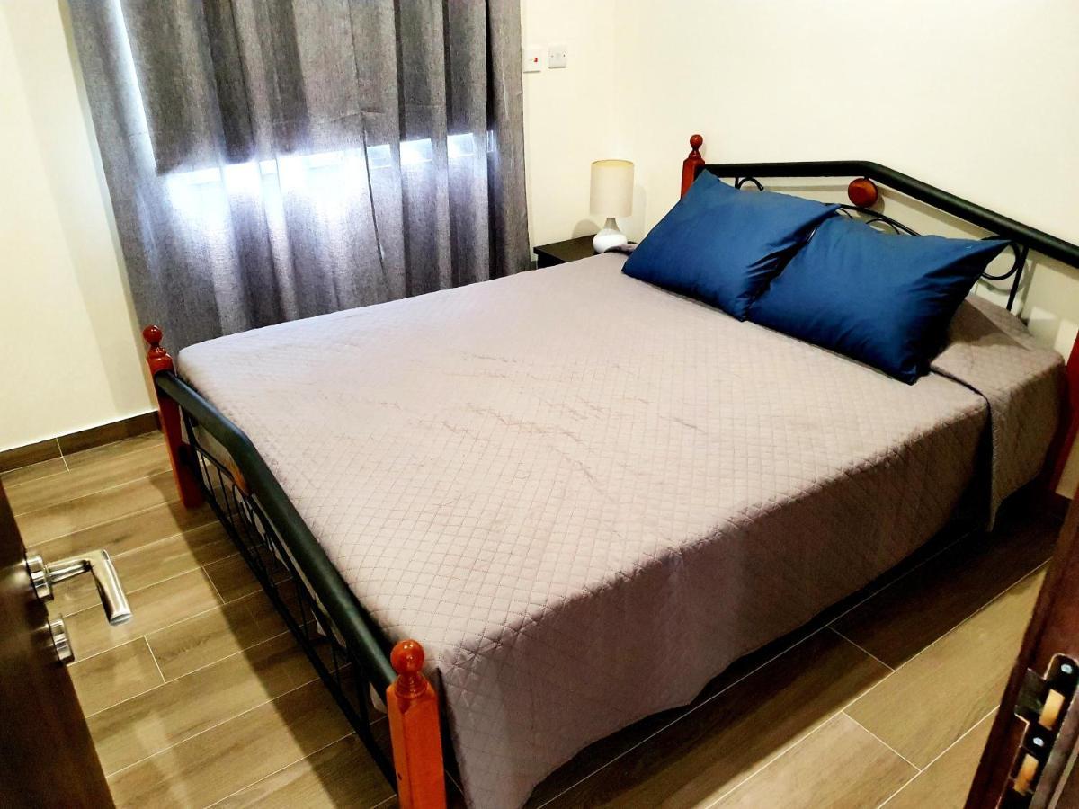 2 Bedroom Cozy Near Tourist Area, 200m From Sea Paphos