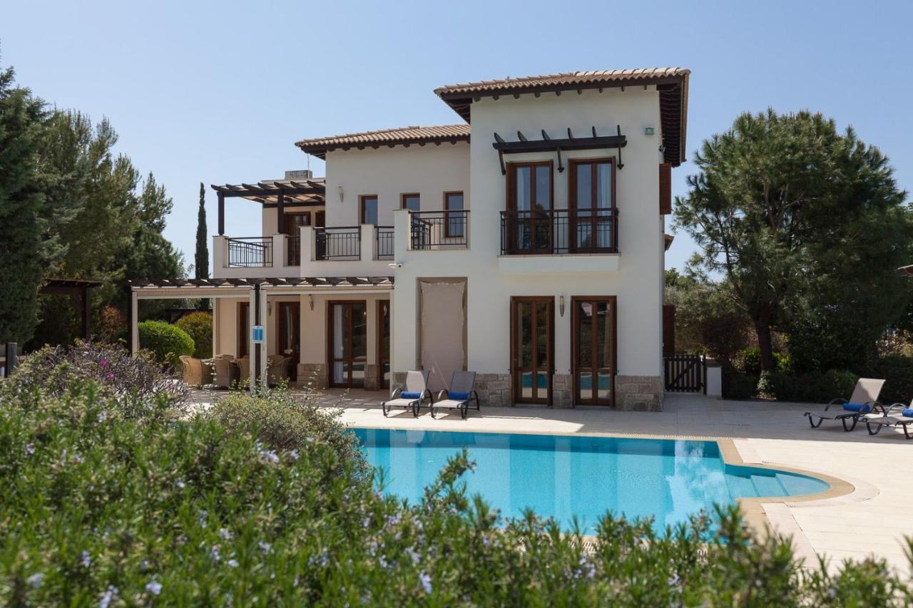 Aphrodite Hills Superior Superior 0135 Air Conditioning 5 Bedrooms Villa *