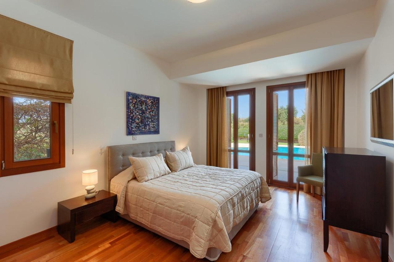 Aphrodite Hills Superior Superior 0135 Air Conditioning 5 Bedrooms Paphos