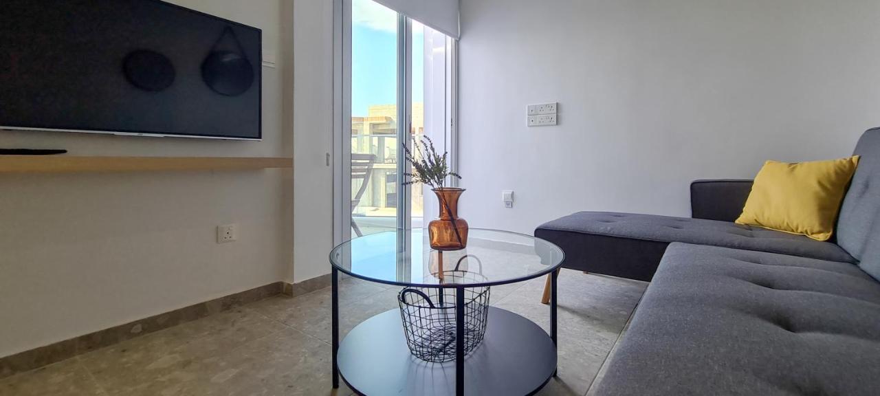 Phaedrus Living: Seaside Luxury Flat Lighthouse 69 * Paphos