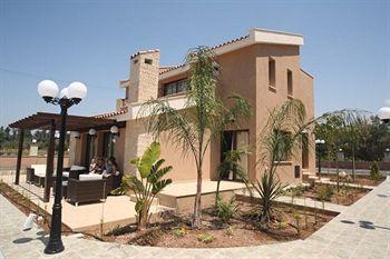Avillion Aparthotel 4*