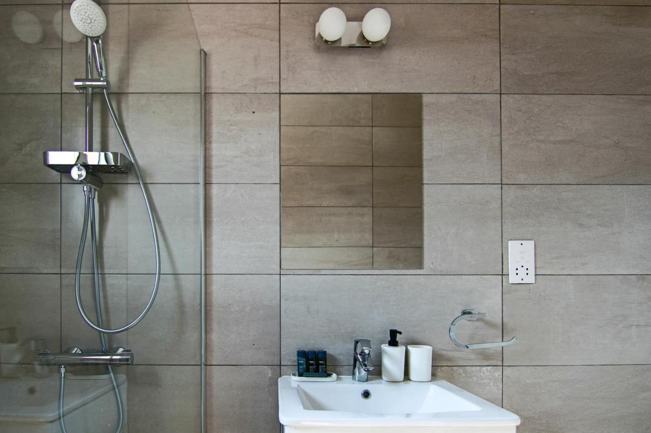 Apartment Phaedrus Living Cityview Luxury Flat Walnut Grove *