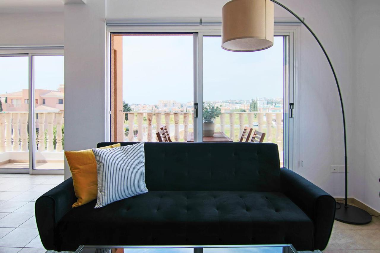 Phaedrus Living Cityview Luxury Flat Walnut Grove *