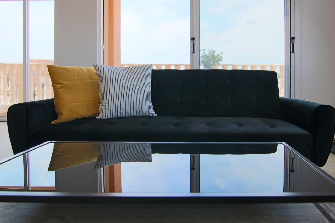 Phaedrus Living Cityview Luxury Flat Walnut Grove * Paphos