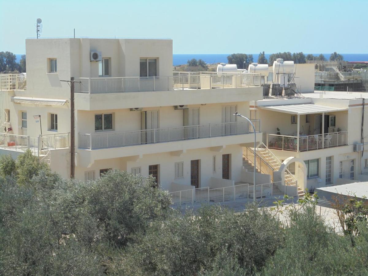 Niki Court Apartment *