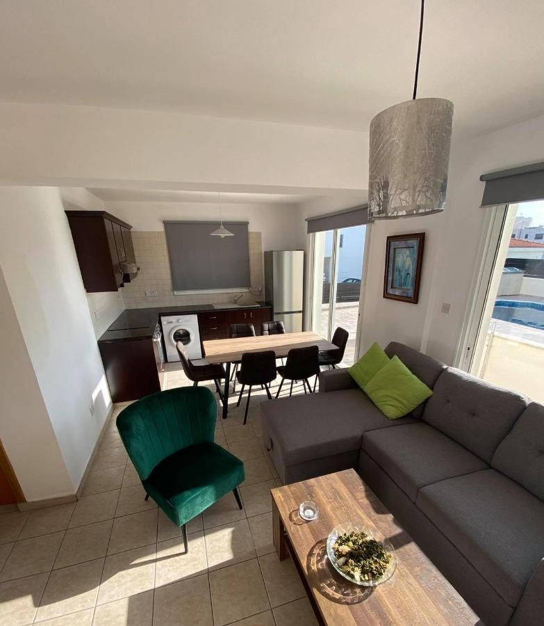 Cosy In Kato With Pool Access Apartment Paphos